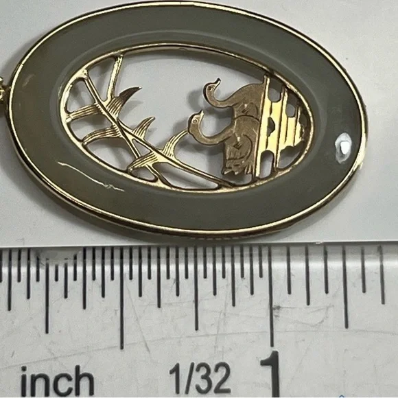 Vtg 14K Yellow Gold Jade Swan Pendant Asian Landscape Bamboo Openwork Oval 3.2g - Picture 9 of 10